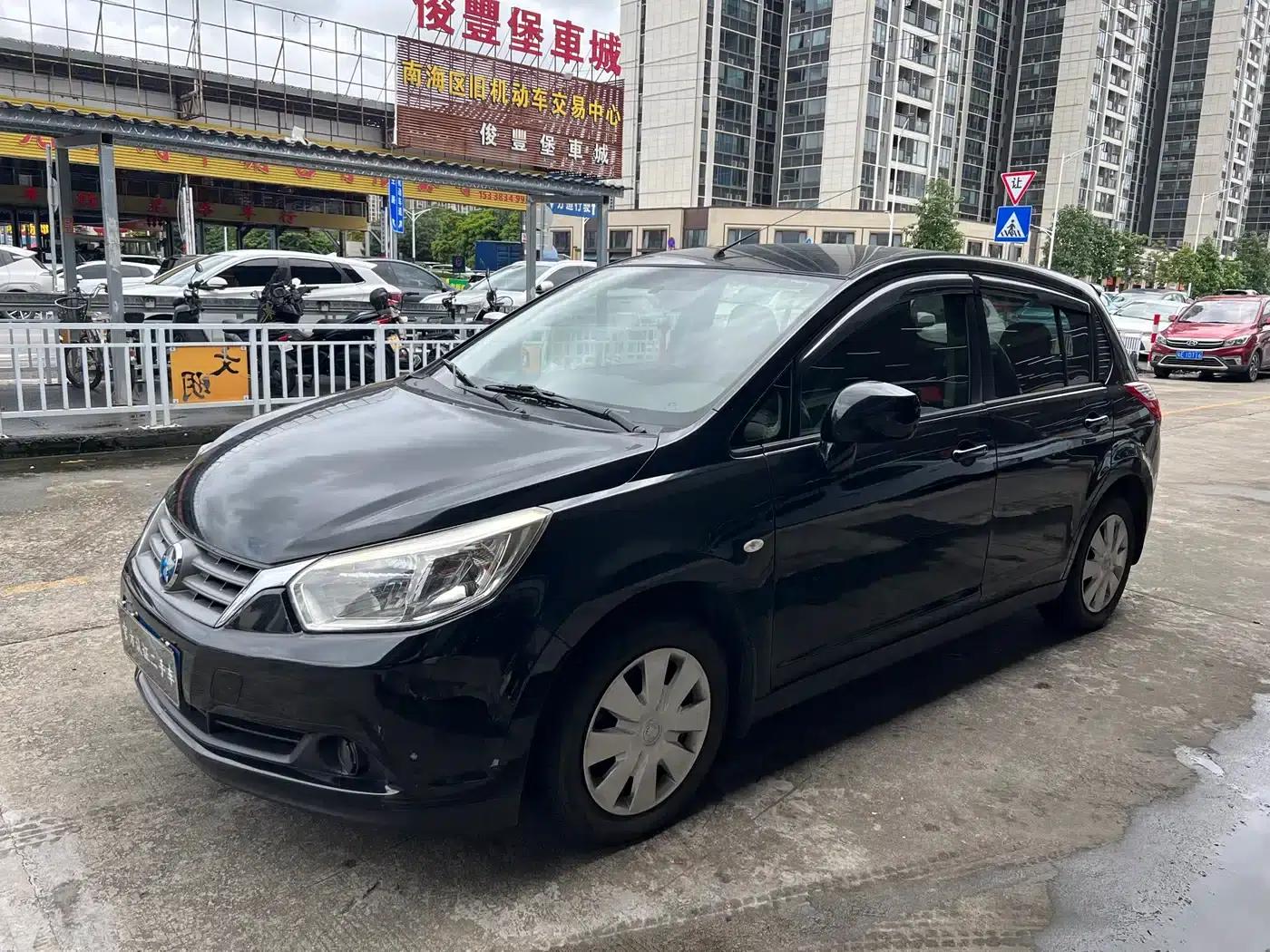 Venucia R50 2013 1.6L Manual Fashion Edition — миниатюра 3