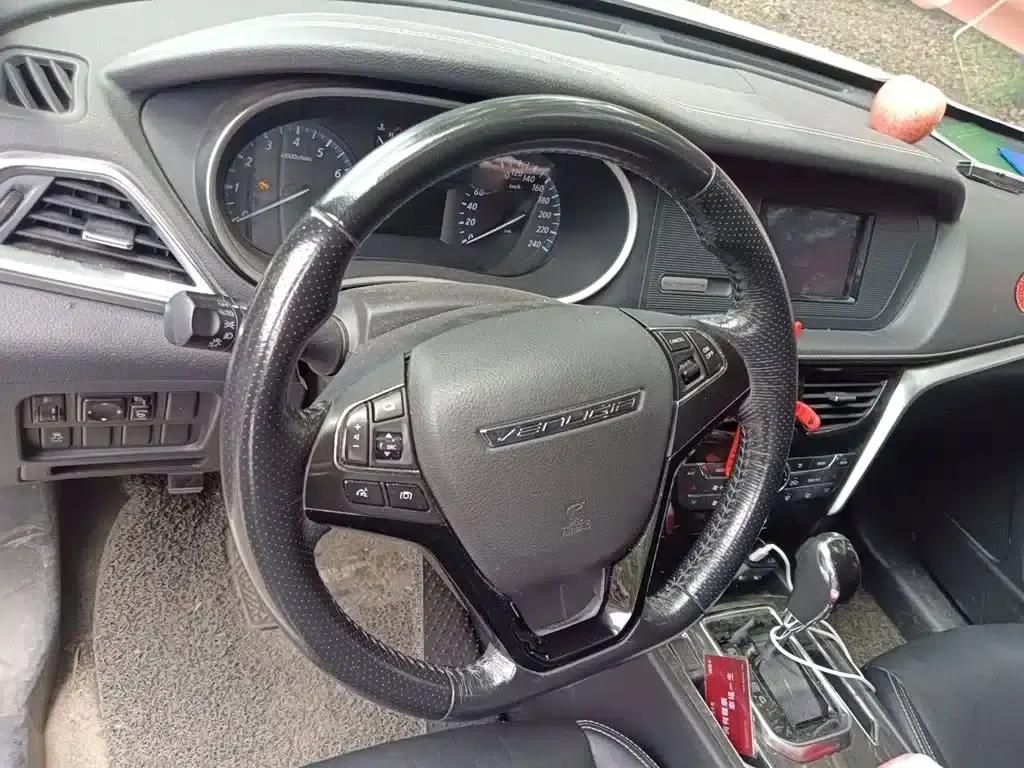 Venucia T90 2017 2.0L CVT Smart Edition — миниатюра 3