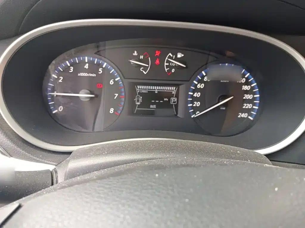 Venucia T90 2017 2.0L CVT Smart Edition — миниатюра 4