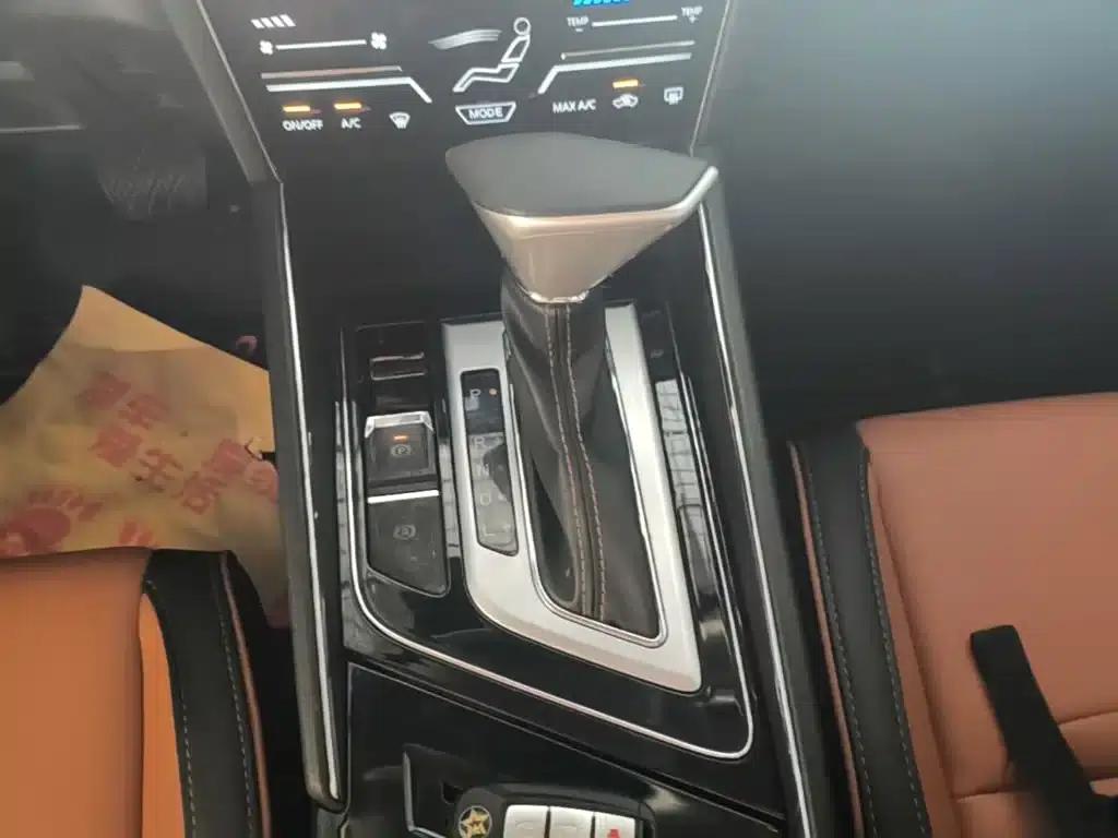 Venucia T60 2018 1.6L CVT Smart Edition (National V Emission Standard) — миниатюра 14