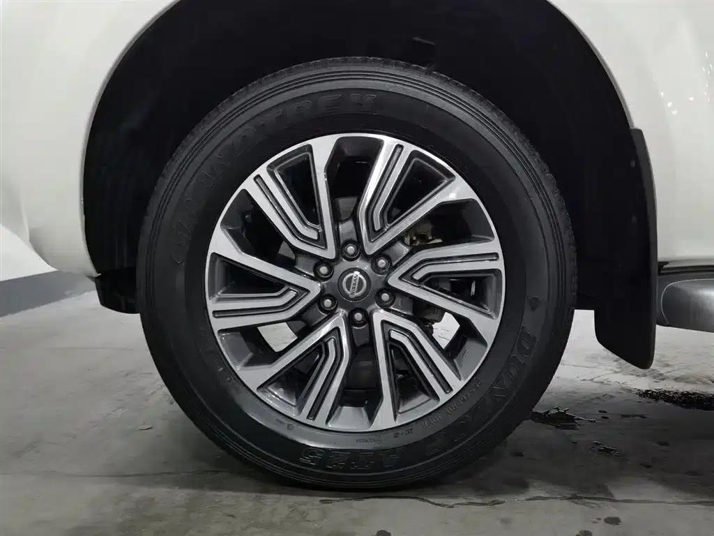 Nissan Terra 2020 2.5L XL Upper Automatic 2WD Luxury Edition — миниатюра 17