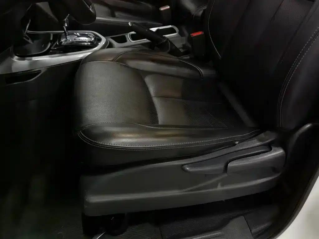 Nissan Terra 2020 2.5L XL Upper Automatic 2WD Luxury Edition — миниатюра 20