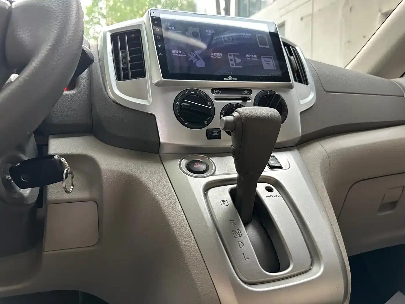 Nissan NV200 2016 Facelift 1.6L CVT Luxury Model — миниатюра 14