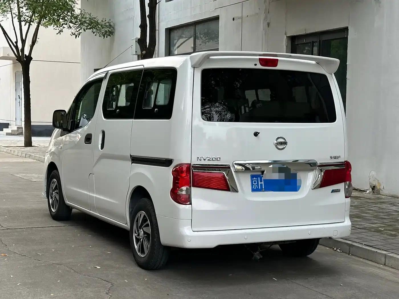 Nissan NV200 2016 Facelift 1.6L CVT Luxury Model — миниатюра 6