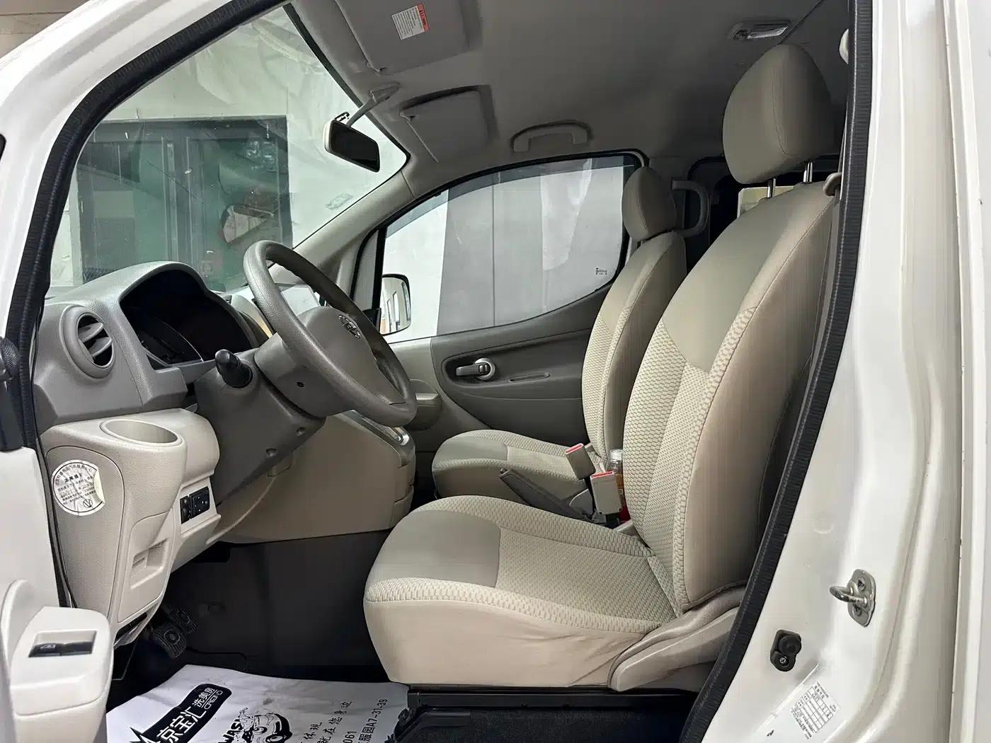Nissan NV200 2016 Facelift 1.6L CVT Luxury Model — миниатюра 7