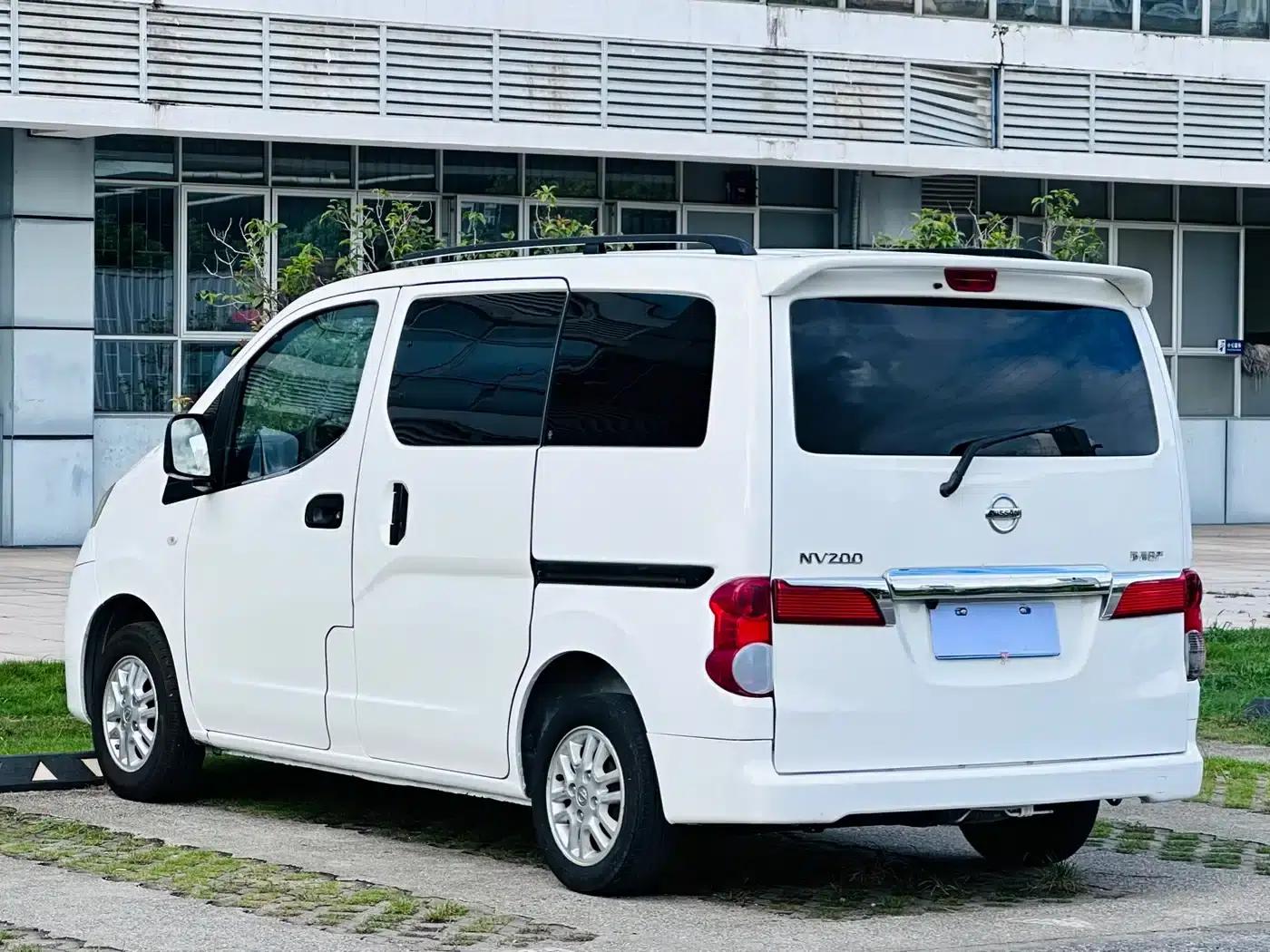 Nissan NV200 2013 1.6L Luxury Edition (China IV Emission Standard) — миниатюра 12