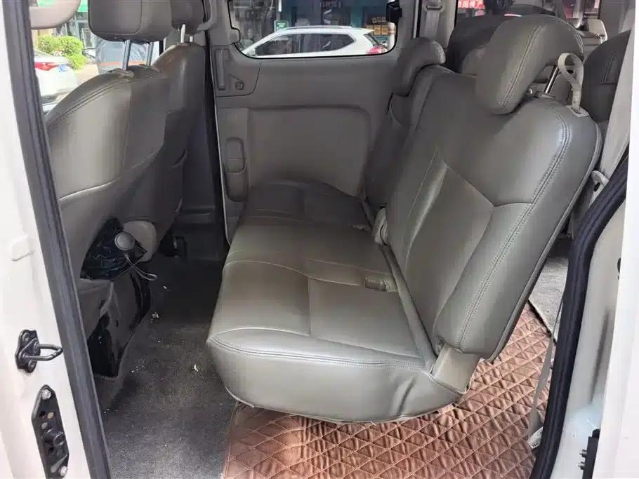 Nissan NV200 2016 Facelift 1.6L CVT Premium Model — миниатюра 11