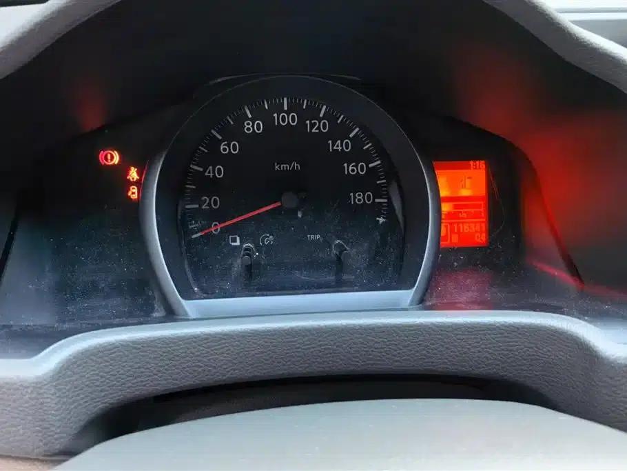Nissan NV200 2016 Facelift 1.6L CVT Premium Model — миниатюра 14