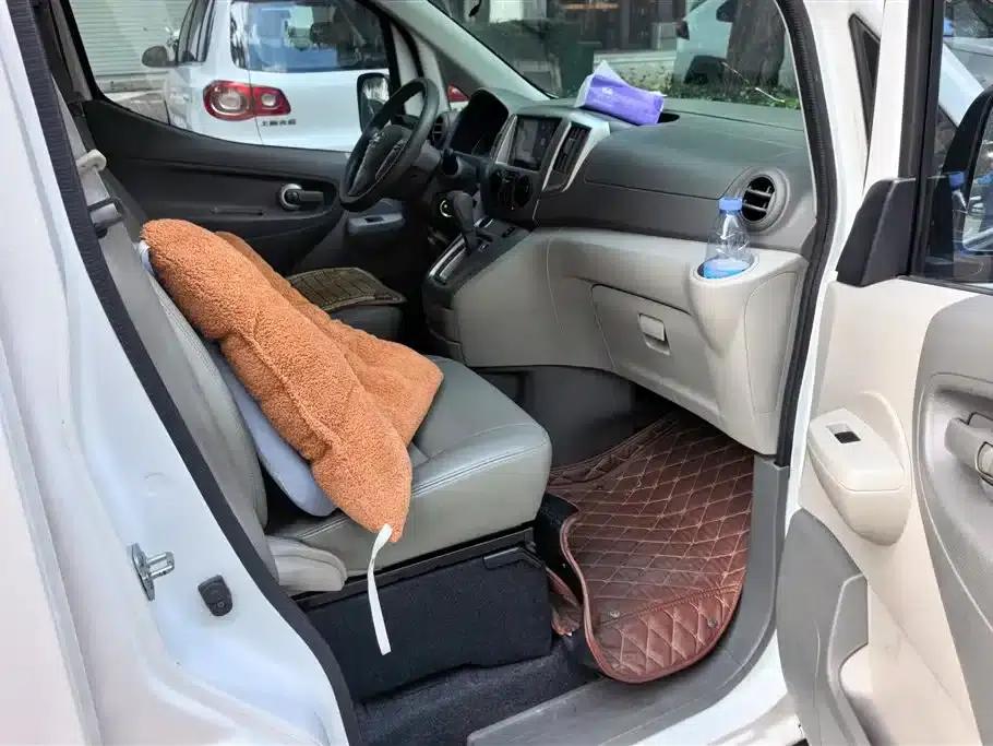 Nissan NV200 2016 Facelift 1.6L CVT Premium Model — миниатюра 8