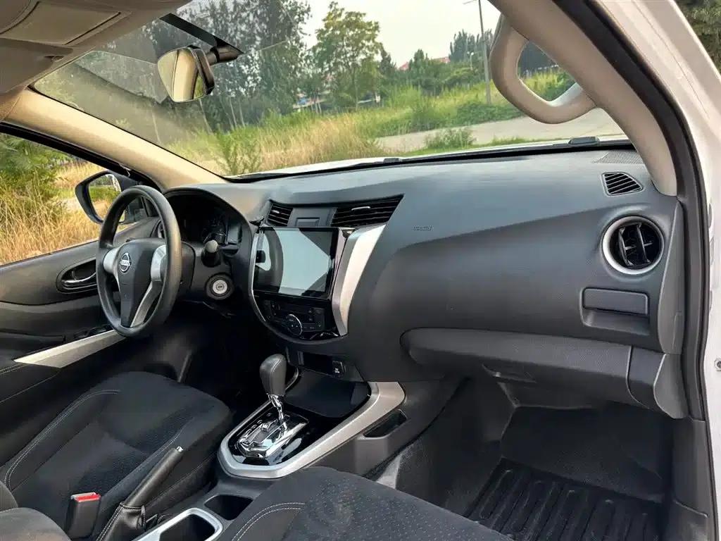 2017 Navara 2.5L Automatic 2WD Luxury Edition QR25 — миниатюра 16