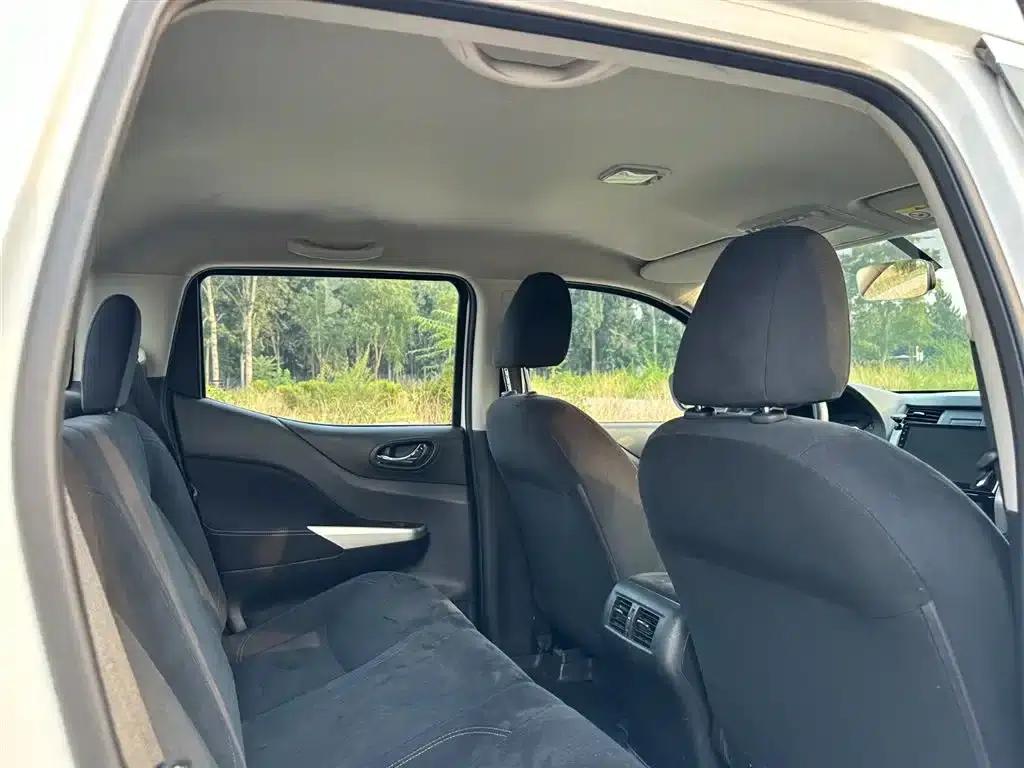 2017 Navara 2.5L Automatic 2WD Luxury Edition QR25 — миниатюра 20