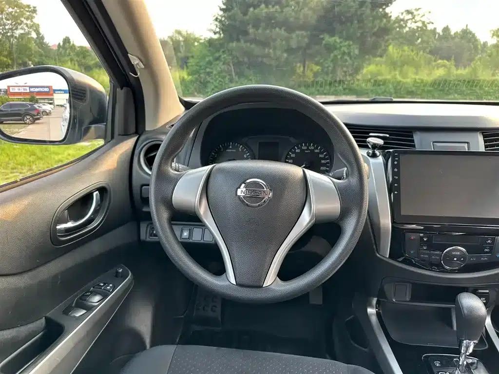 2017 Navara 2.5L Automatic 2WD Luxury Edition QR25 — миниатюра 21
