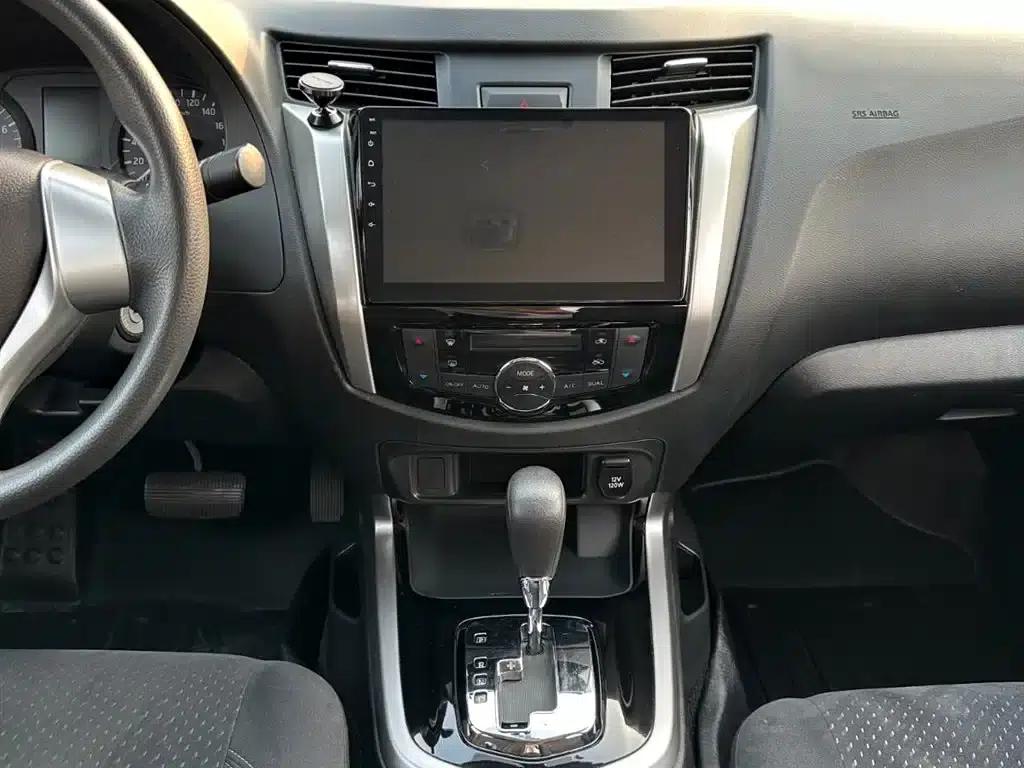 2017 Navara 2.5L Automatic 2WD Luxury Edition QR25 — миниатюра 22