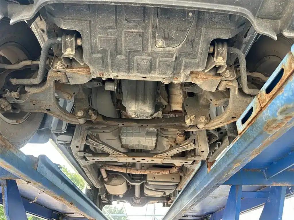 2017 Navara 2.5L Automatic 2WD Luxury Edition QR25 — миниатюра 28