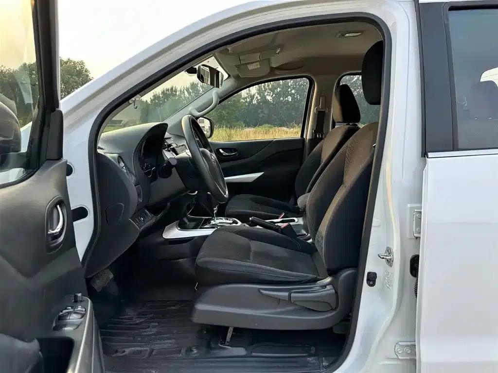 2017 Navara 2.5L Automatic 2WD Luxury Edition QR25 — миниатюра 8