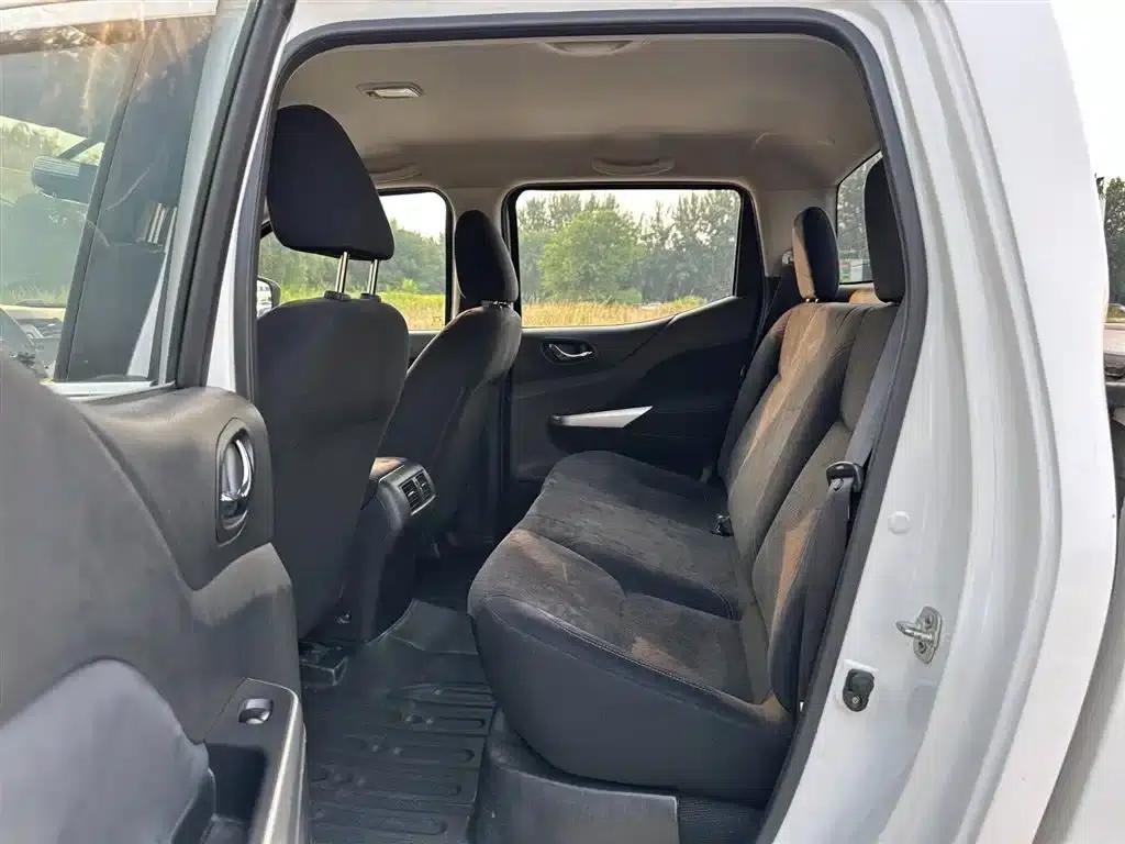 2017 Navara 2.5L Automatic 2WD Luxury Edition QR25 — миниатюра 9