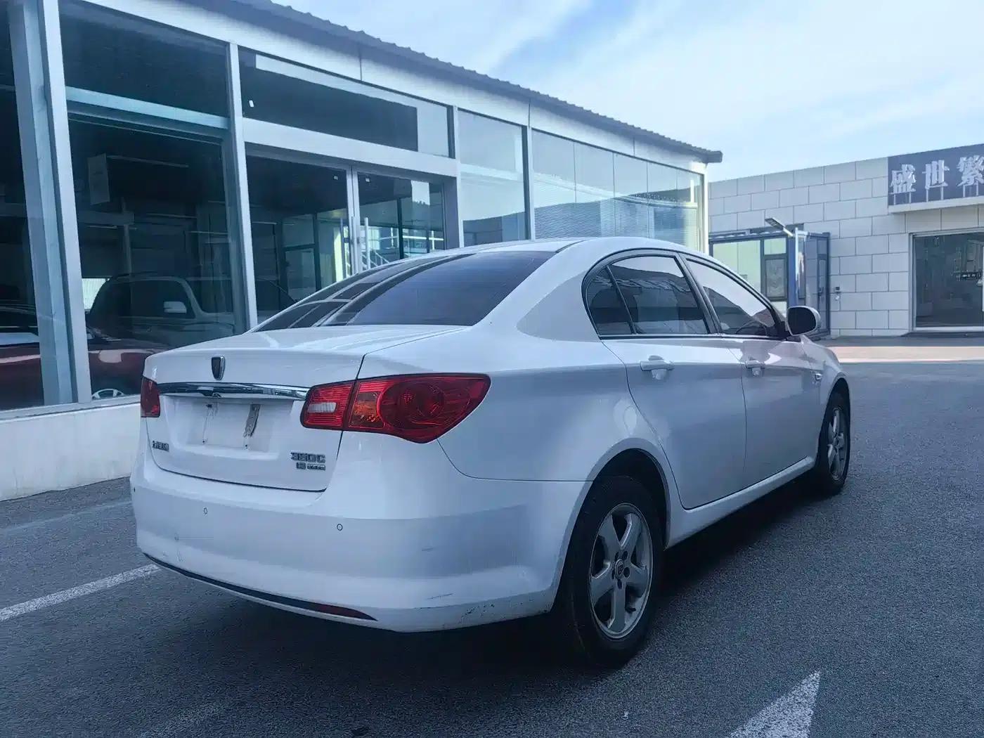 Roewe 350 2013 Model 350C 1.5L Manual Swift Edition — миниатюра 4