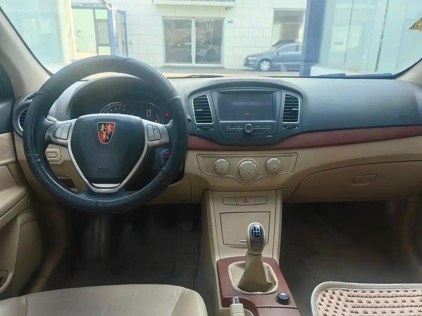 Roewe 350 2013 Model 350C 1.5L Manual Swift Edition — миниатюра 8