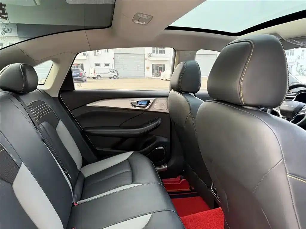 Roewe i6 MAX New Energy 2020 1.5T PHEV Cool Panoramic Sunroof Intelligent Driving Supreme Edition — миниатюра 14