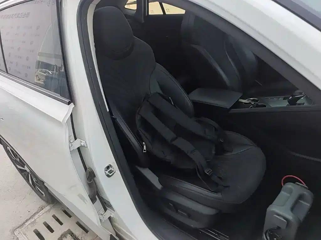 Roewe D5X DMH 2024 135 Flagship Edition — миниатюра 25