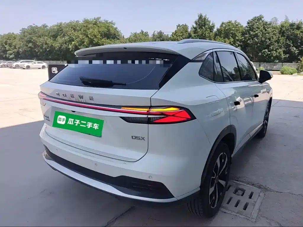 Roewe D5X DMH 2024 135 Flagship Edition — миниатюра 7