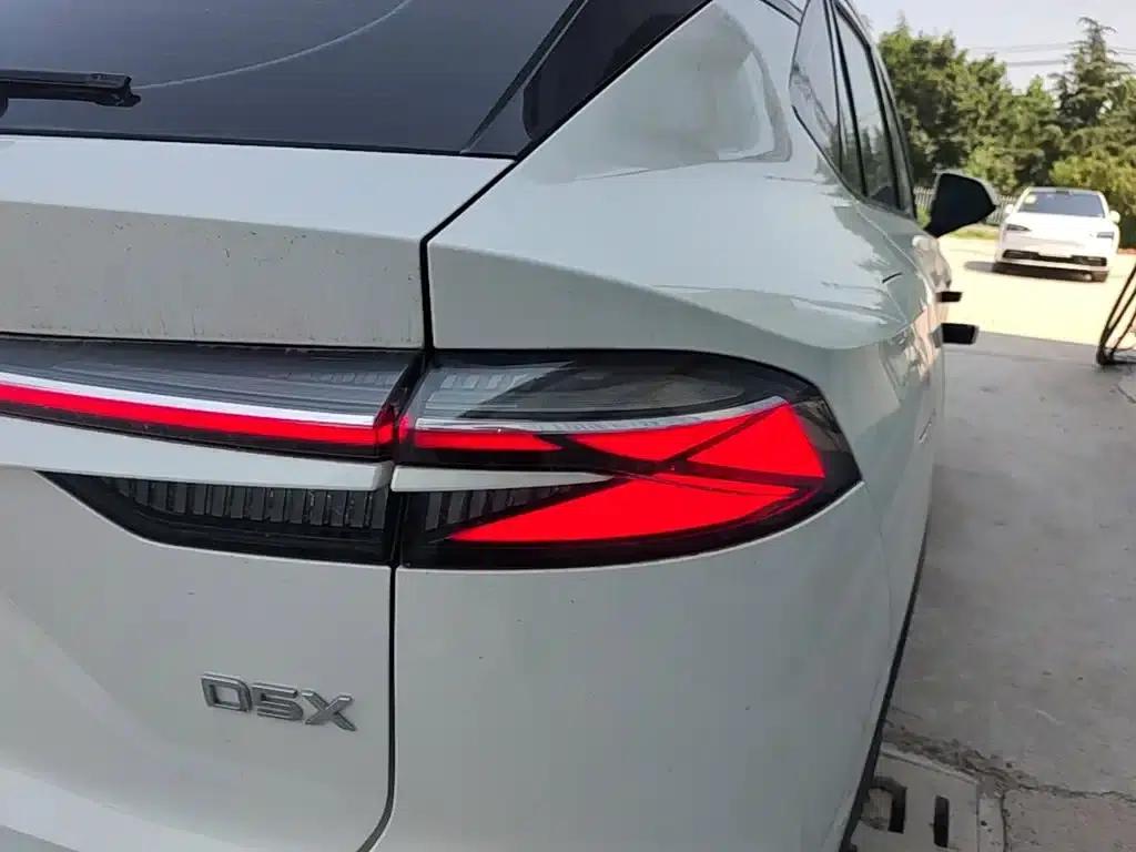 Roewe D5X DMH 2024 135 Flagship Edition — миниатюра 8
