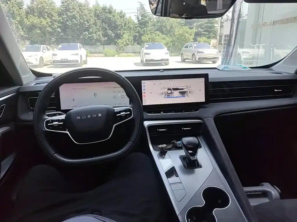 Roewe D5X DMH 2024 135 Flagship Edition — миниатюра 10