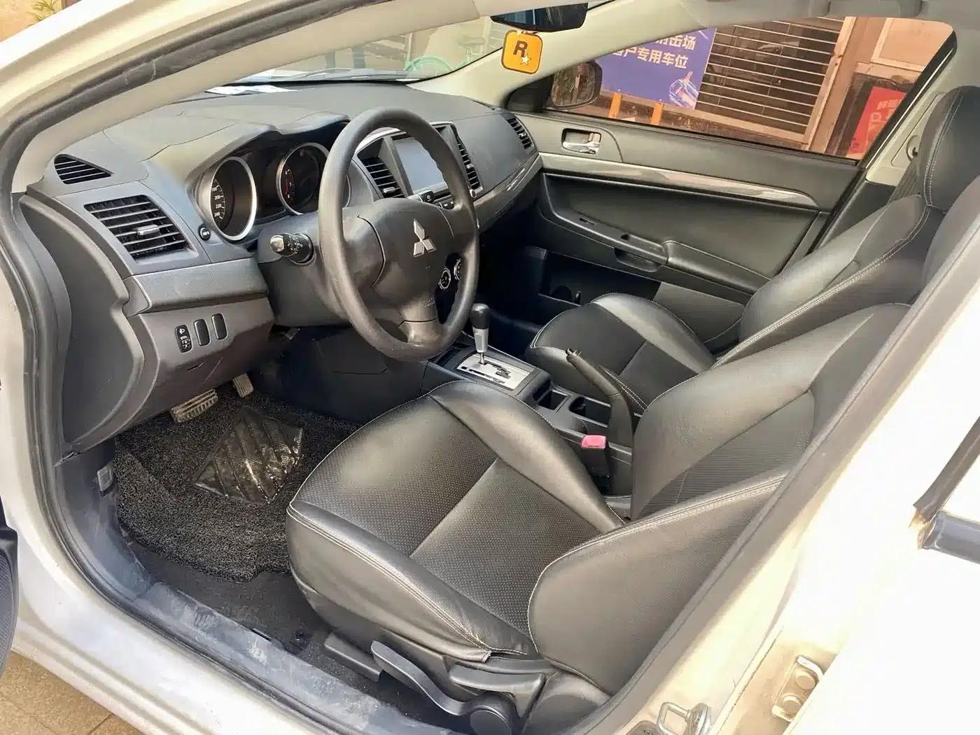 Lancer EX 2014 Racing Edition 1.8L CVT Comfort — миниатюра 5