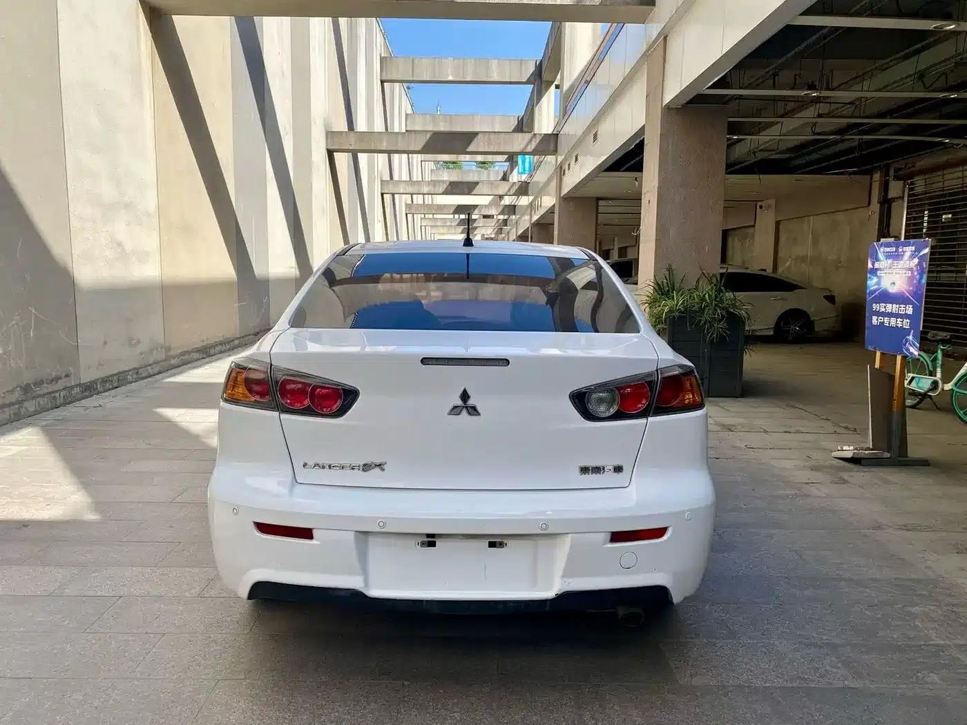 Lancer EX 2014 Racing Edition 1.8L CVT Comfort — миниатюра 9