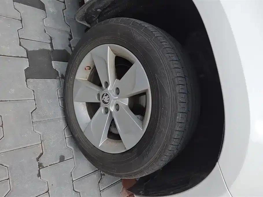 Yeti 2017 TSI280 DSG Forward Edition — миниатюра 6