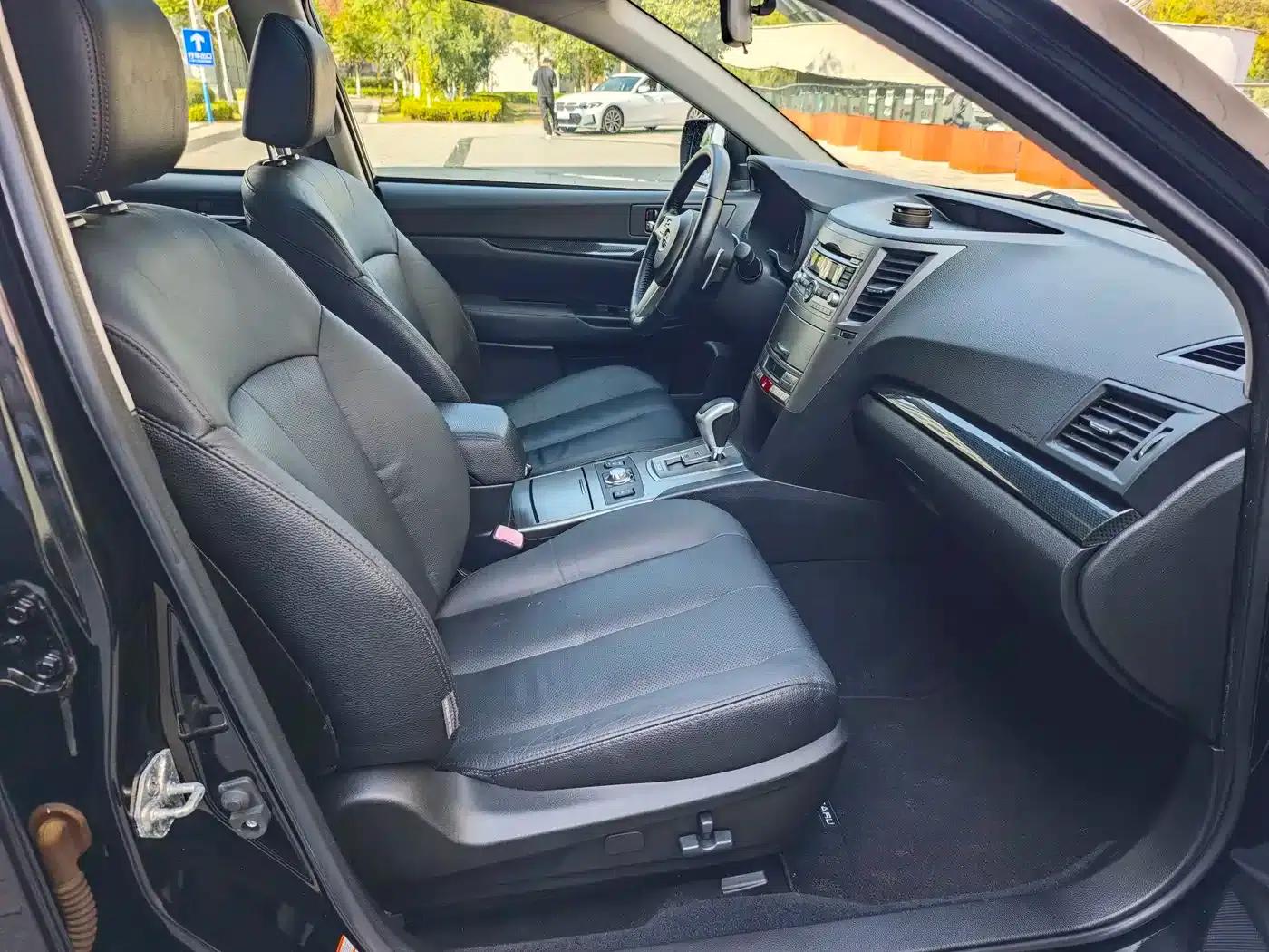 Legacy 2010 2.5GT Luxury Navigation Edition — миниатюра 6