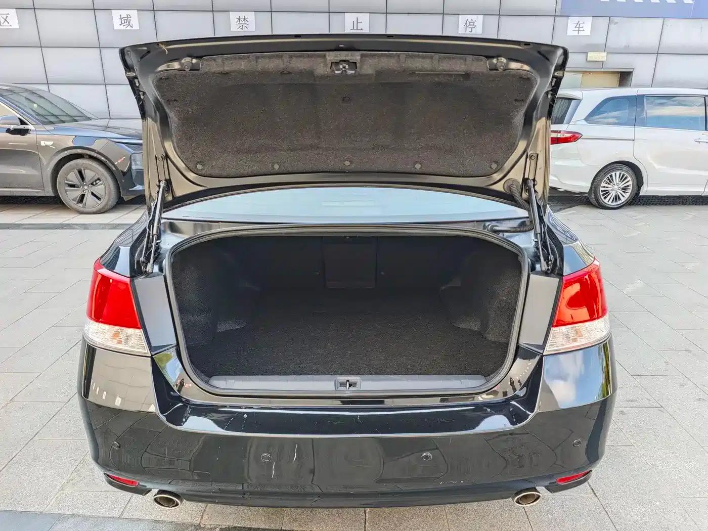 Legacy 2010 2.5GT Luxury Navigation Edition — миниатюра 10