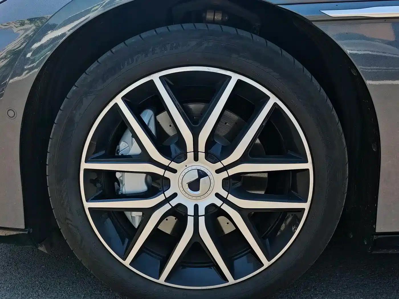 Denza Z9 2024 Model 1100km AWD Max Edition — миниатюра 3
