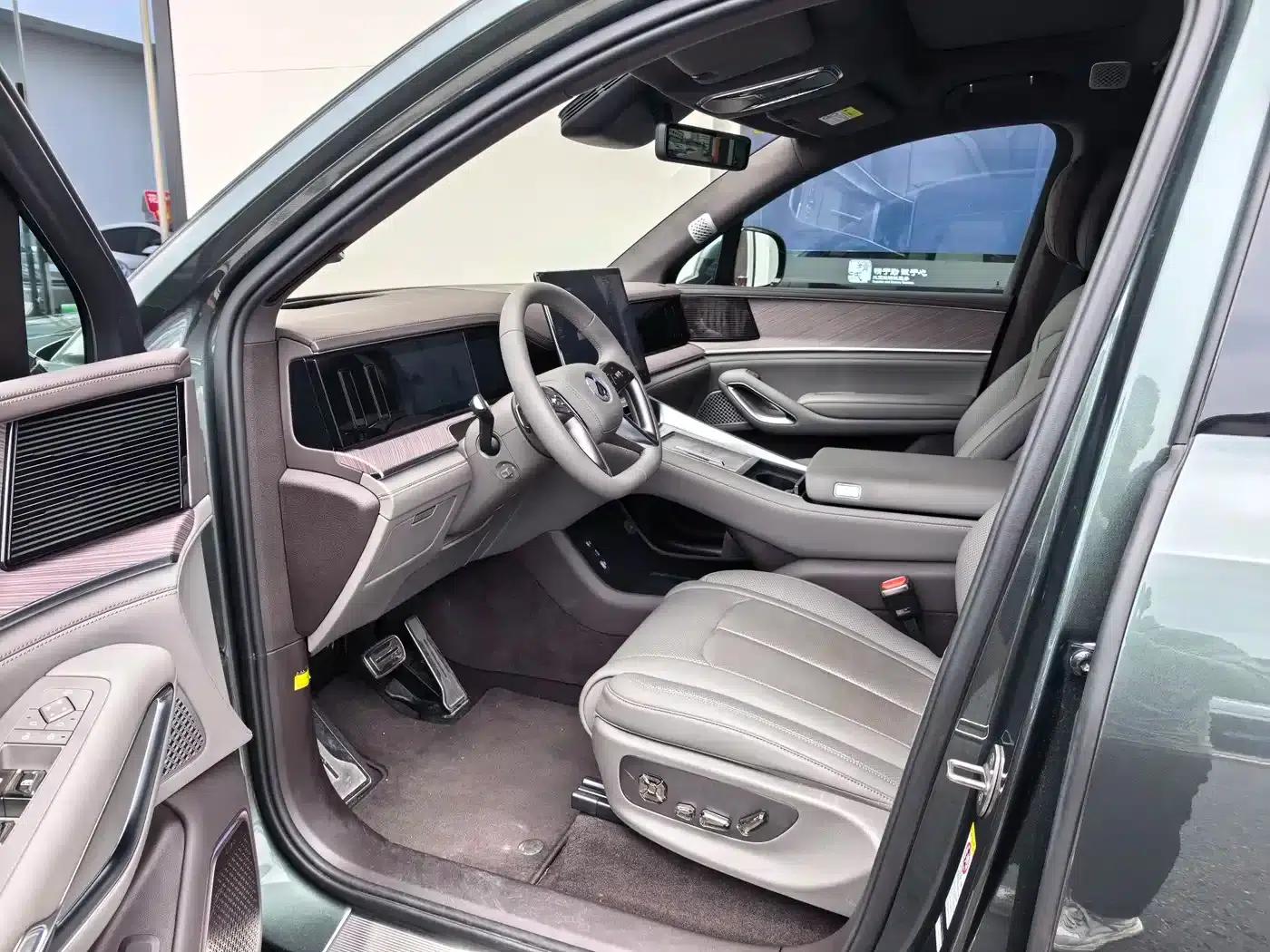Denza N9 2025 Flagship Edition — миниатюра 2