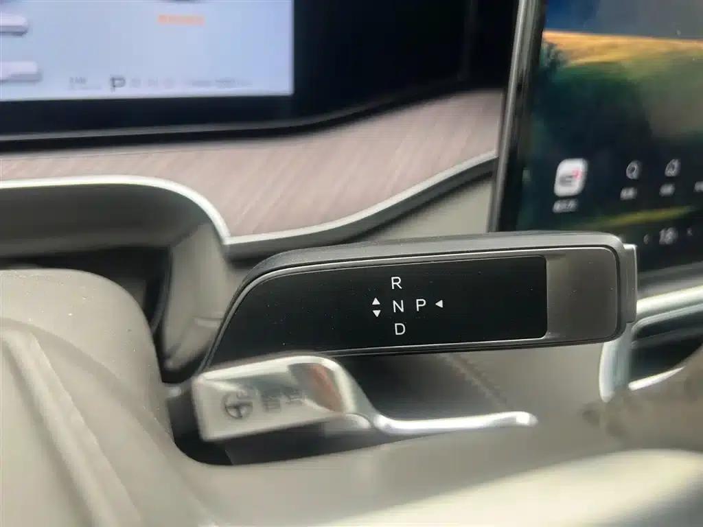 Denza N9 2025 Premium Edition — миниатюра 15
