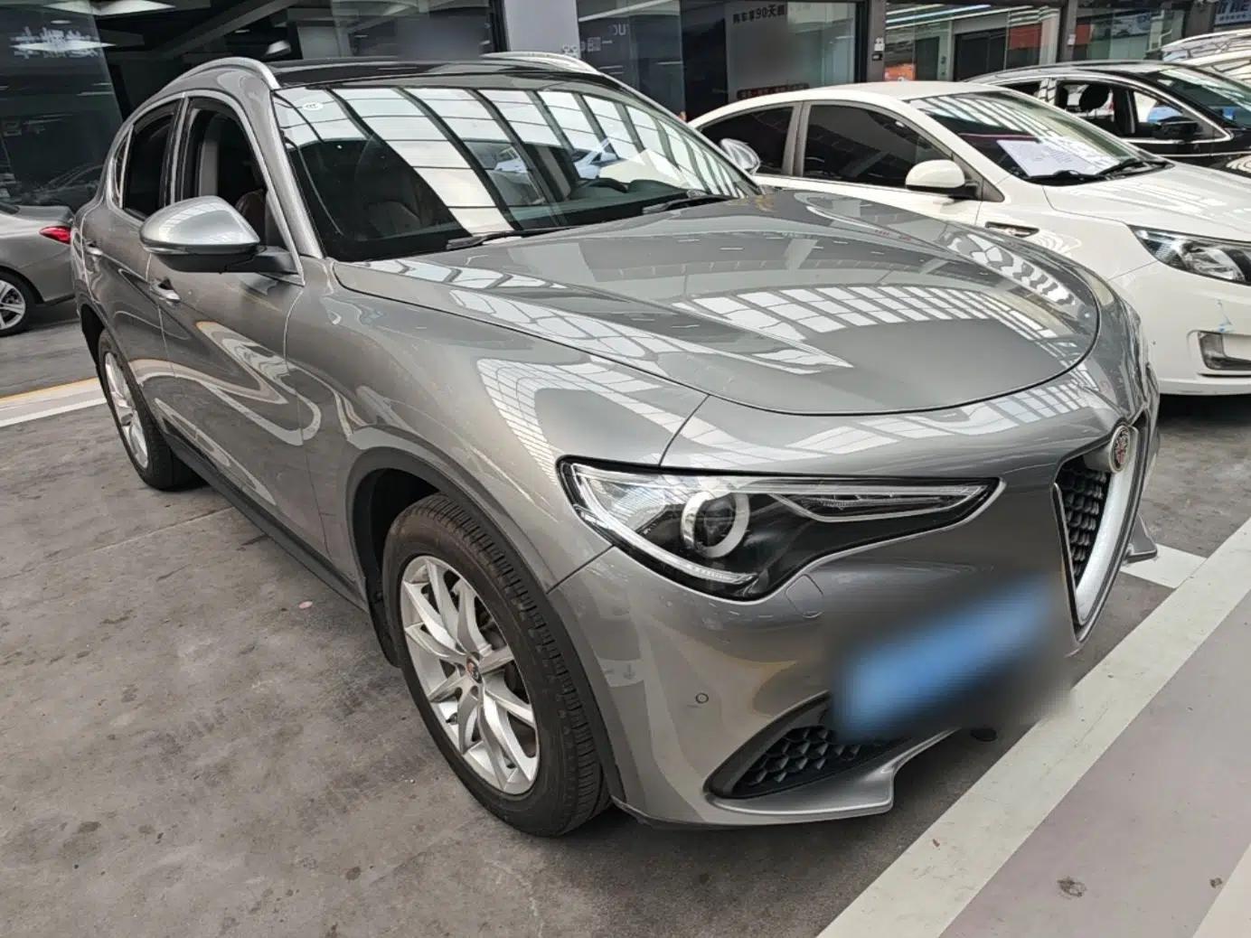 Alfa Romeo Stelvio 2017 2.0T 200HP Luxury Edition — миниатюра 3