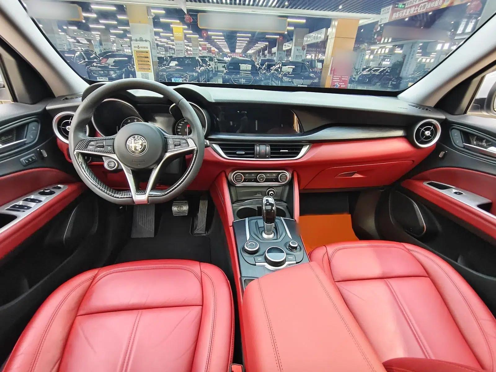 Alfa Romeo Stelvio 2017 2.0T 200HP Elite Edition — миниатюра 8