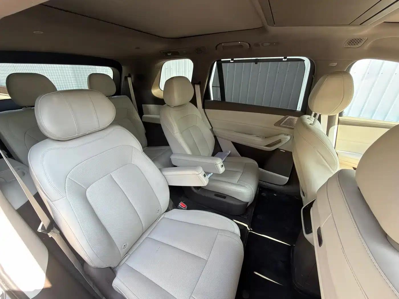 Denza N8 2023 All-Wheel Drive Super Hybrid Flagship Six-Seater Edition — миниатюра 8
