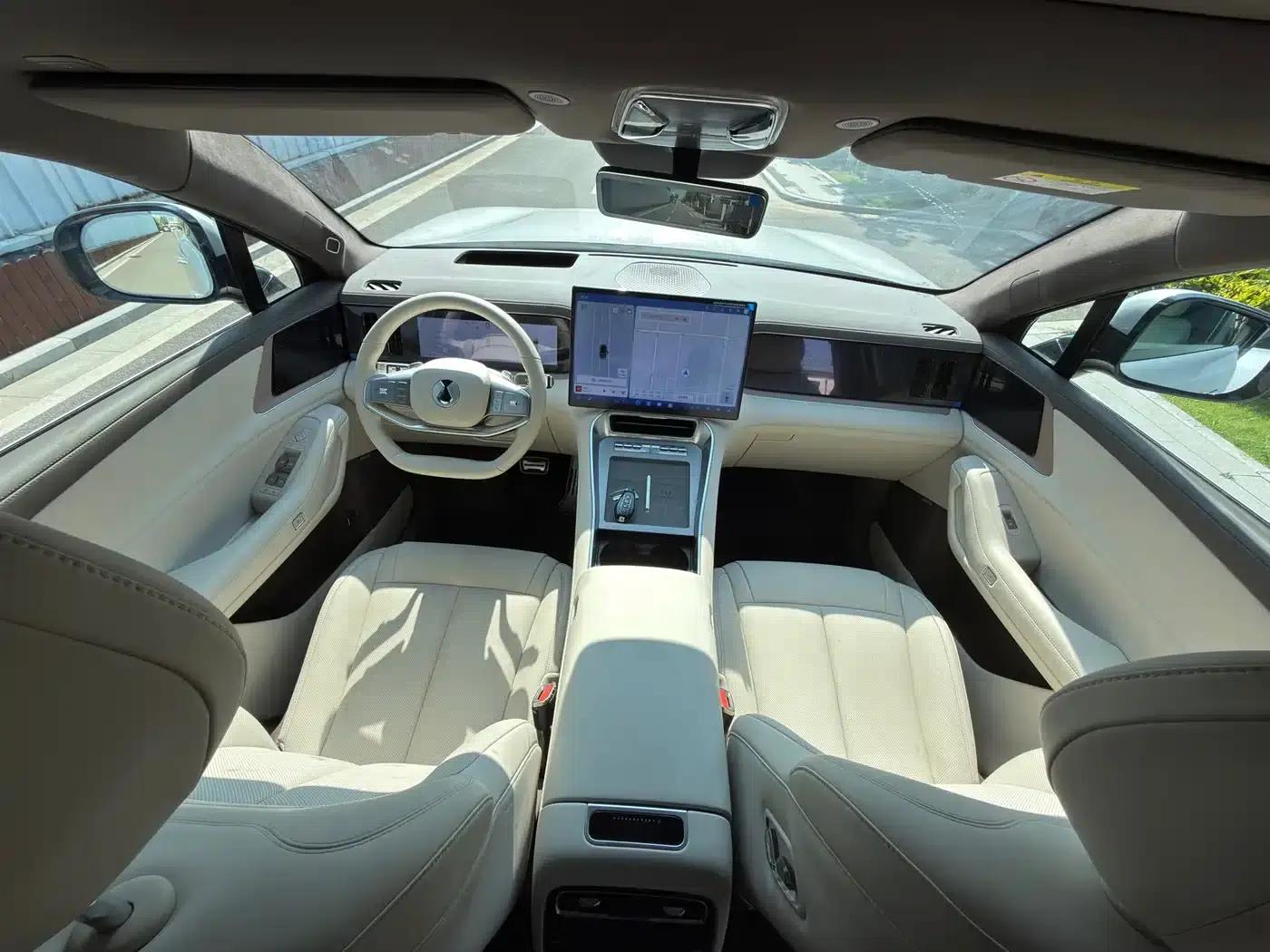 Denza N8 2023 All-Wheel Drive Super Hybrid Flagship Six-Seater Edition — миниатюра 9