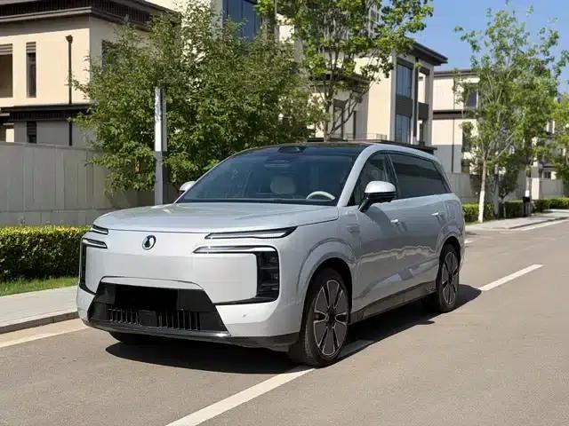 Denza N8 2023 All-Wheel Drive Super Hybrid Flagship Six-Seater Edition