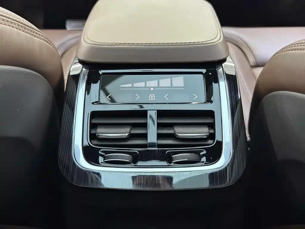 2021 Volvo XC90 Plug-in Hybrid E-Drive Hybrid T8 Inscription Luxury Edition (7-seater) — миниатюра 13