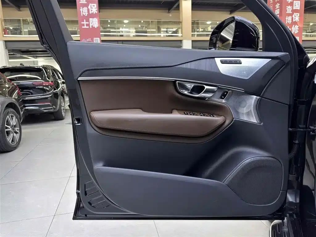 2021 Volvo XC90 Plug-in Hybrid E-Drive Hybrid T8 Inscription Luxury Edition (7-seater) — миниатюра 15