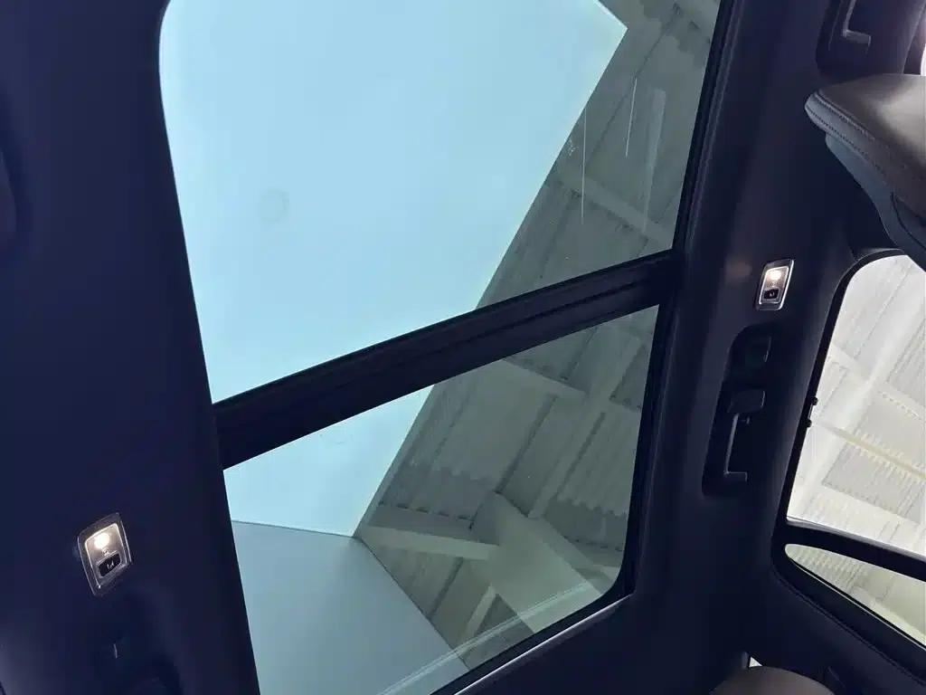 2021 Volvo XC90 Plug-in Hybrid E-Drive Hybrid T8 Inscription Luxury Edition (7-seater) — миниатюра 9