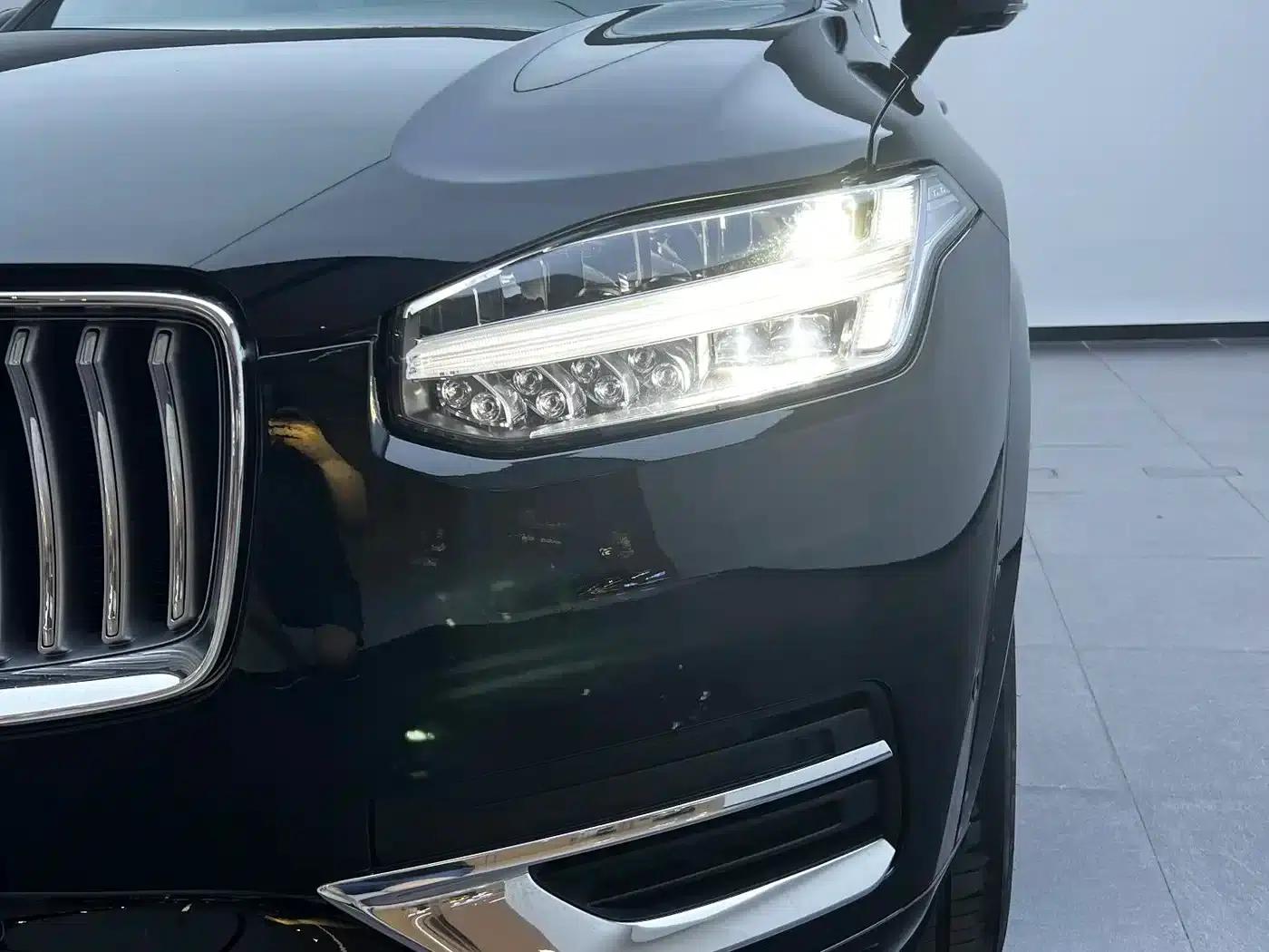 2022 Volvo XC90 Plug-in Hybrid Facelift E-Drive Hybrid T8 Inscription Luxury Edition 7-Seater — миниатюра 13