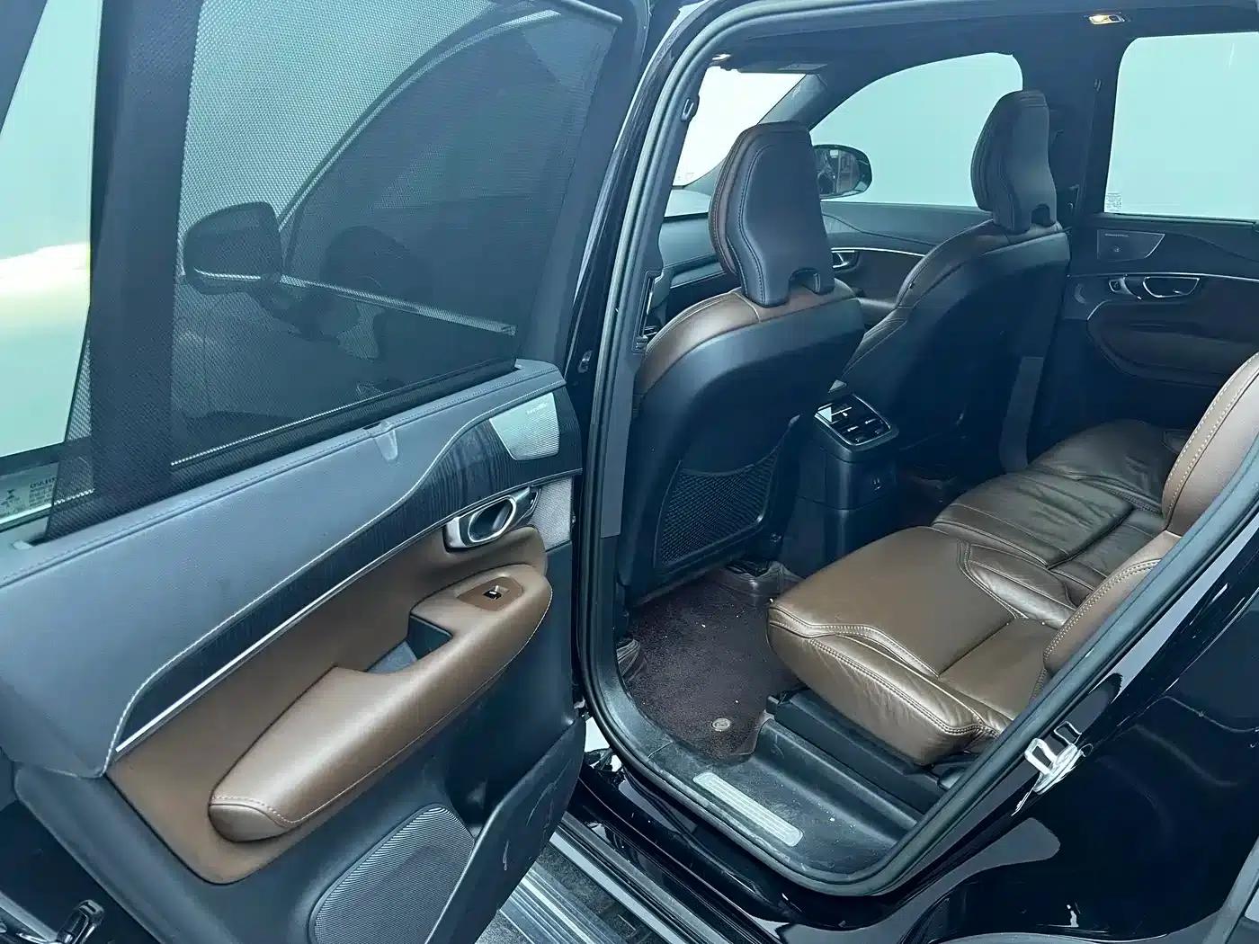 2022 Volvo XC90 Plug-in Hybrid Facelift E-Drive Hybrid T8 Inscription Luxury Edition 7-Seater — миниатюра 6