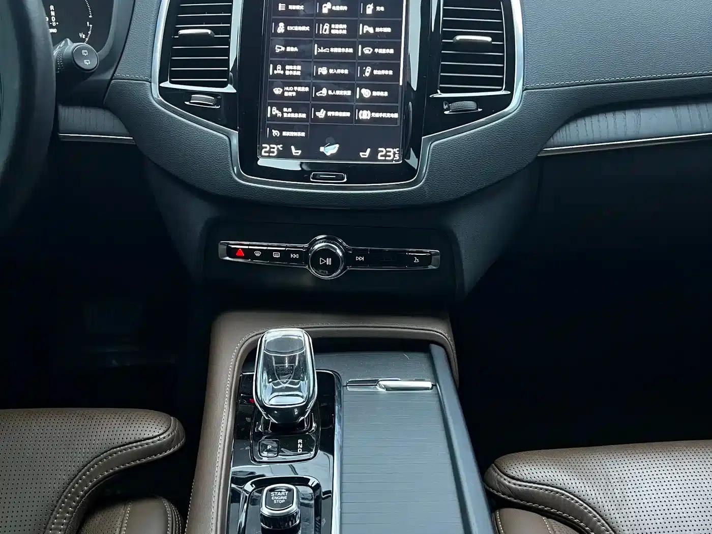 2022 Volvo XC90 Plug-in Hybrid Facelift E-Drive Hybrid T8 Inscription Luxury Edition 7-Seater — миниатюра 9