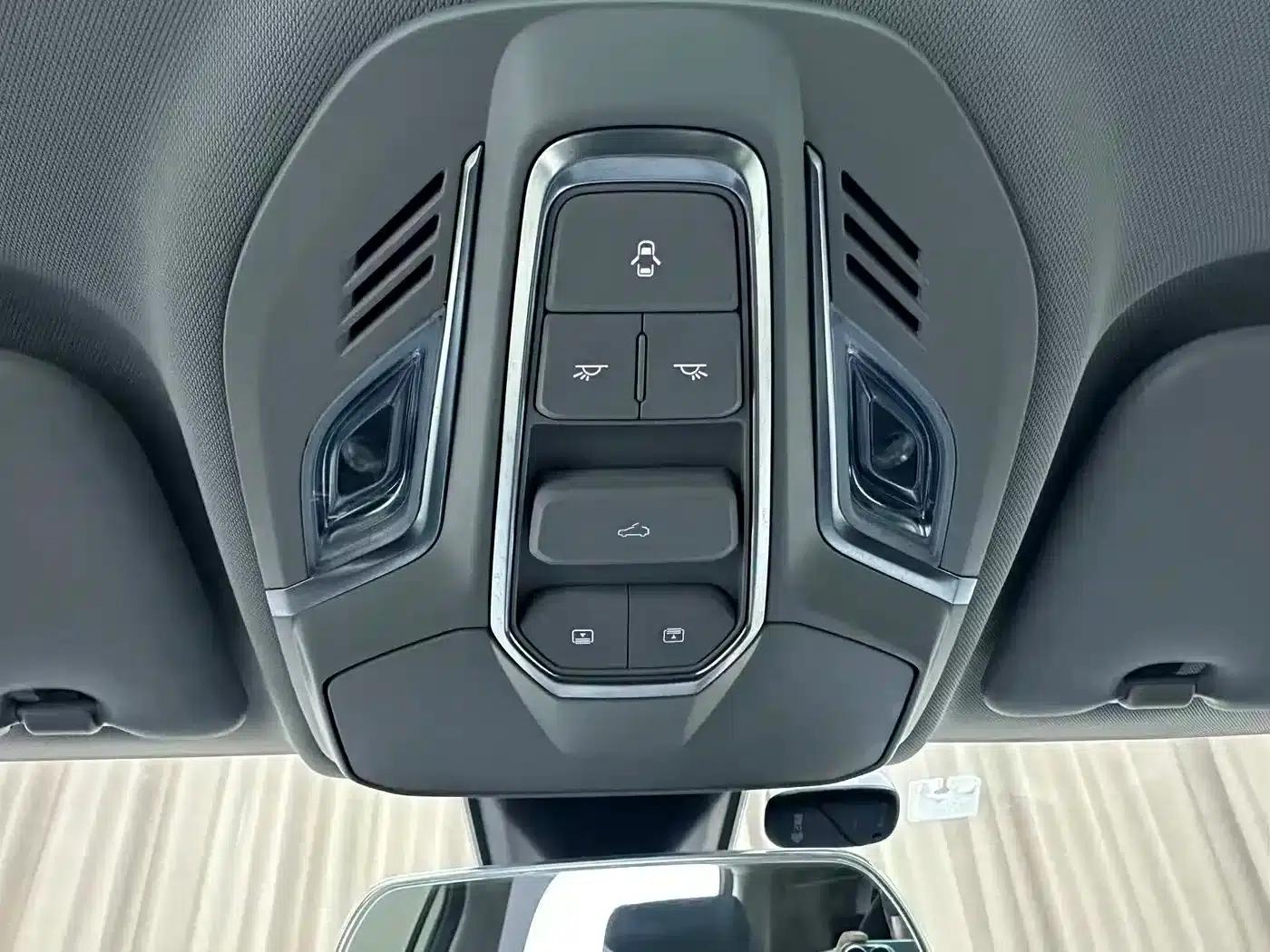 Wuling Xingchen 2021 1.5T CVT Star Edition — миниатюра 11
