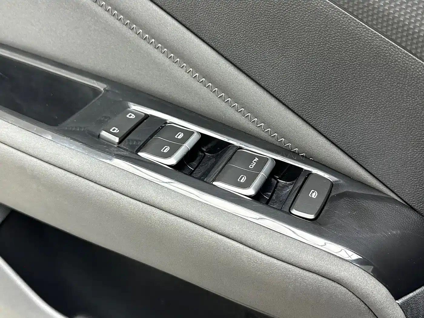 Wuling Xingchi 2022 1.5L CVT Enjoy Edition — миниатюра 9