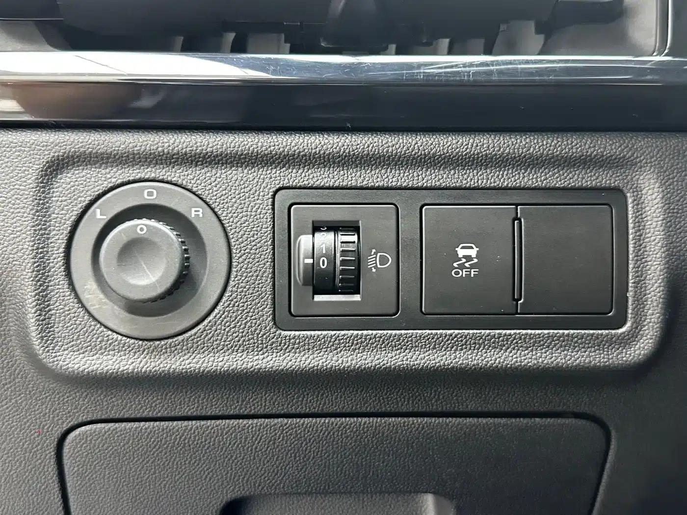 Wuling Xingchi 2022 1.5L CVT Enjoy Edition — миниатюра 10