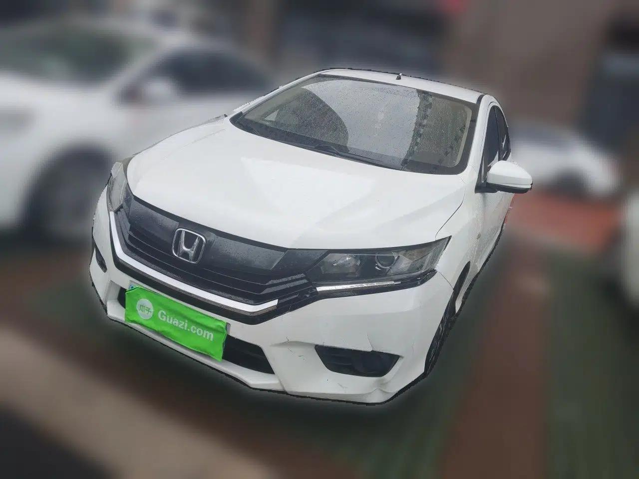 Honda Greiz 2016 1.5L Manual Classic Edition — миниатюра 1
